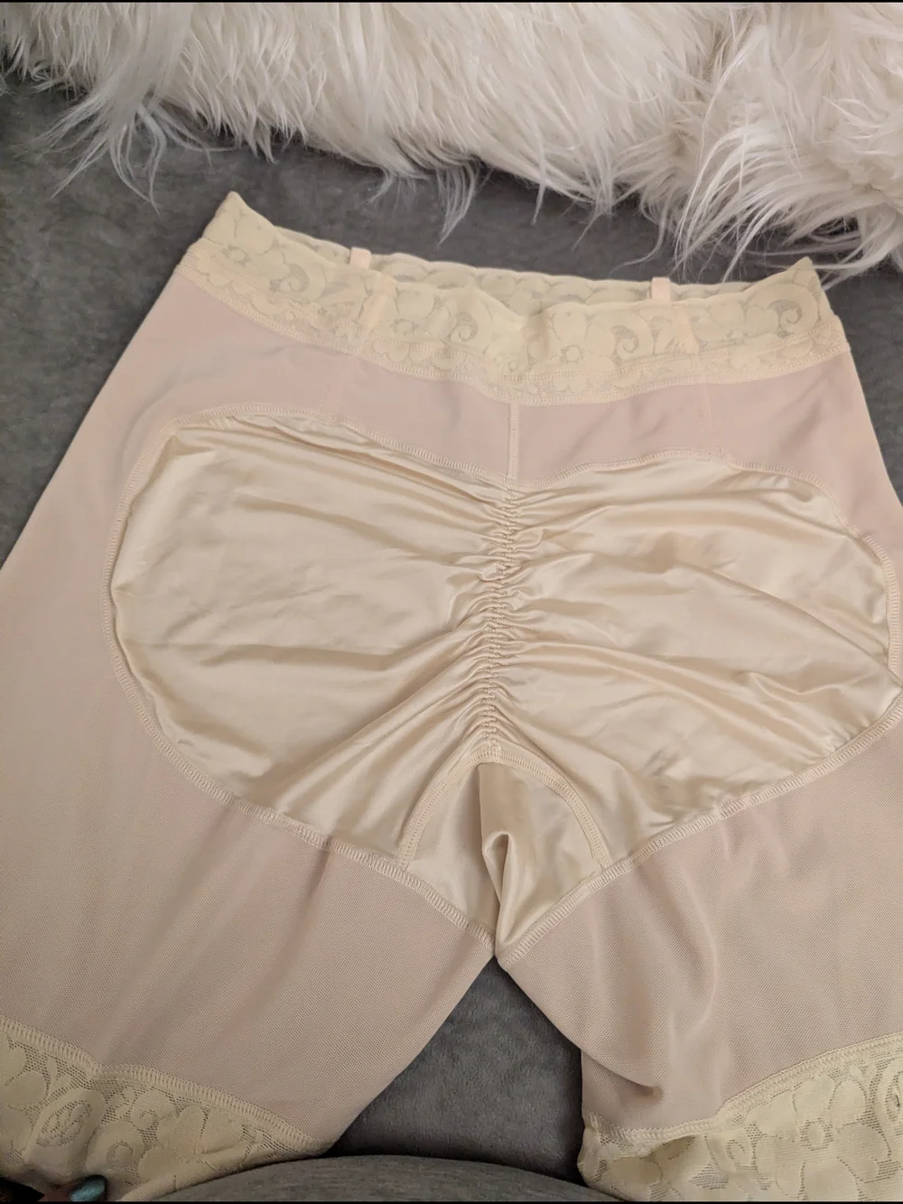Women’s Lace-Trim High-Waist Shaping Shorts - Cream